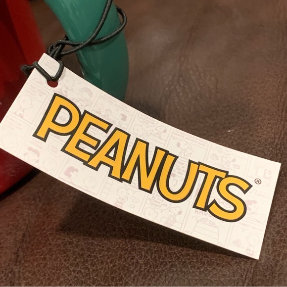 Peanuts Snoopy & Woodstock with Christmas Tree 21oz Ceramic Holiday Mug - Picture 9 of 10